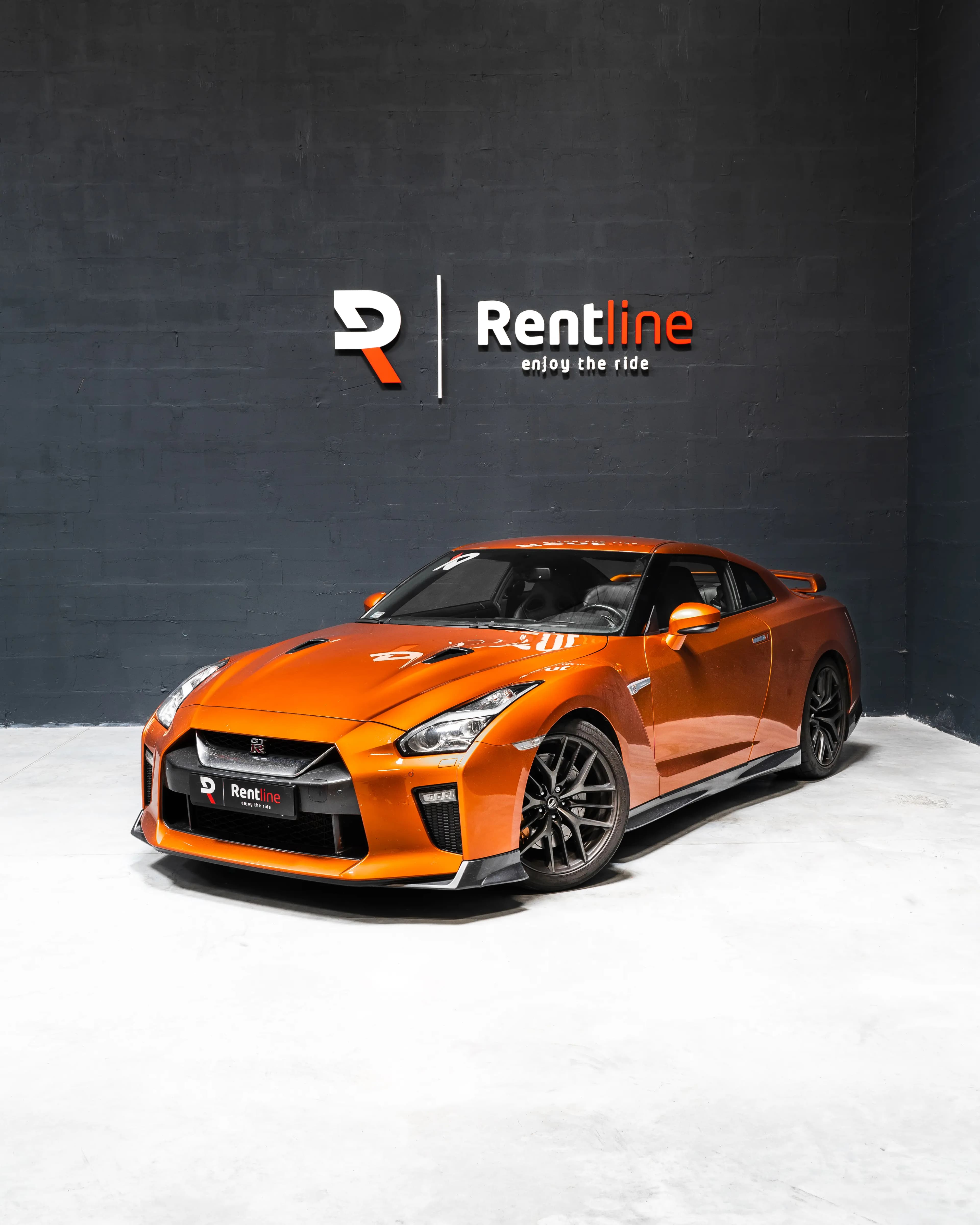 Nissan - GTR
